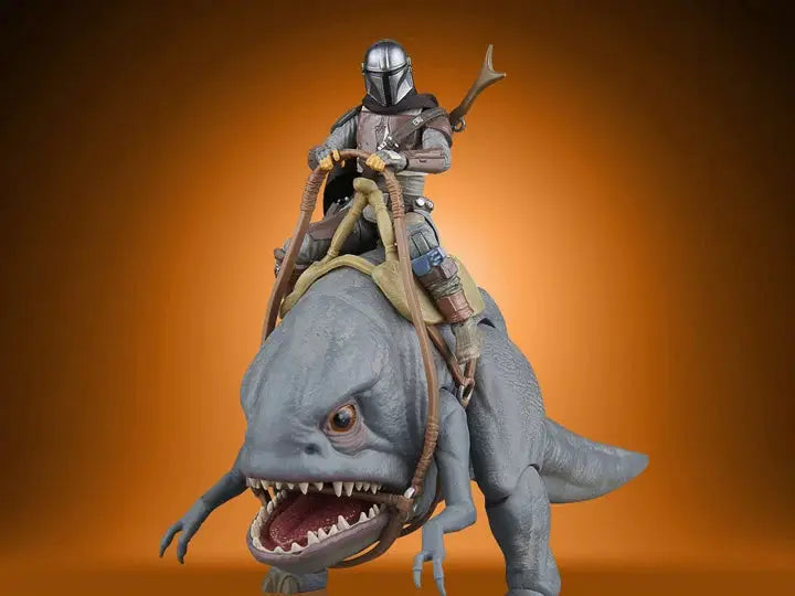 Star Wars The Vintage Collection Mandalorian (Arvala-7) and Blurrg action figures set, detailed figures with accessories on display.