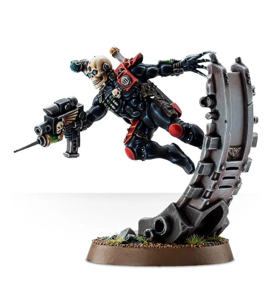 Eversor Assassin miniature from Warhammer 40,000: Imperial Agents, detailed model in combat gear with weapons, on a display base