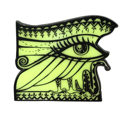 Gothic Queen - Eye Pin (GITD)