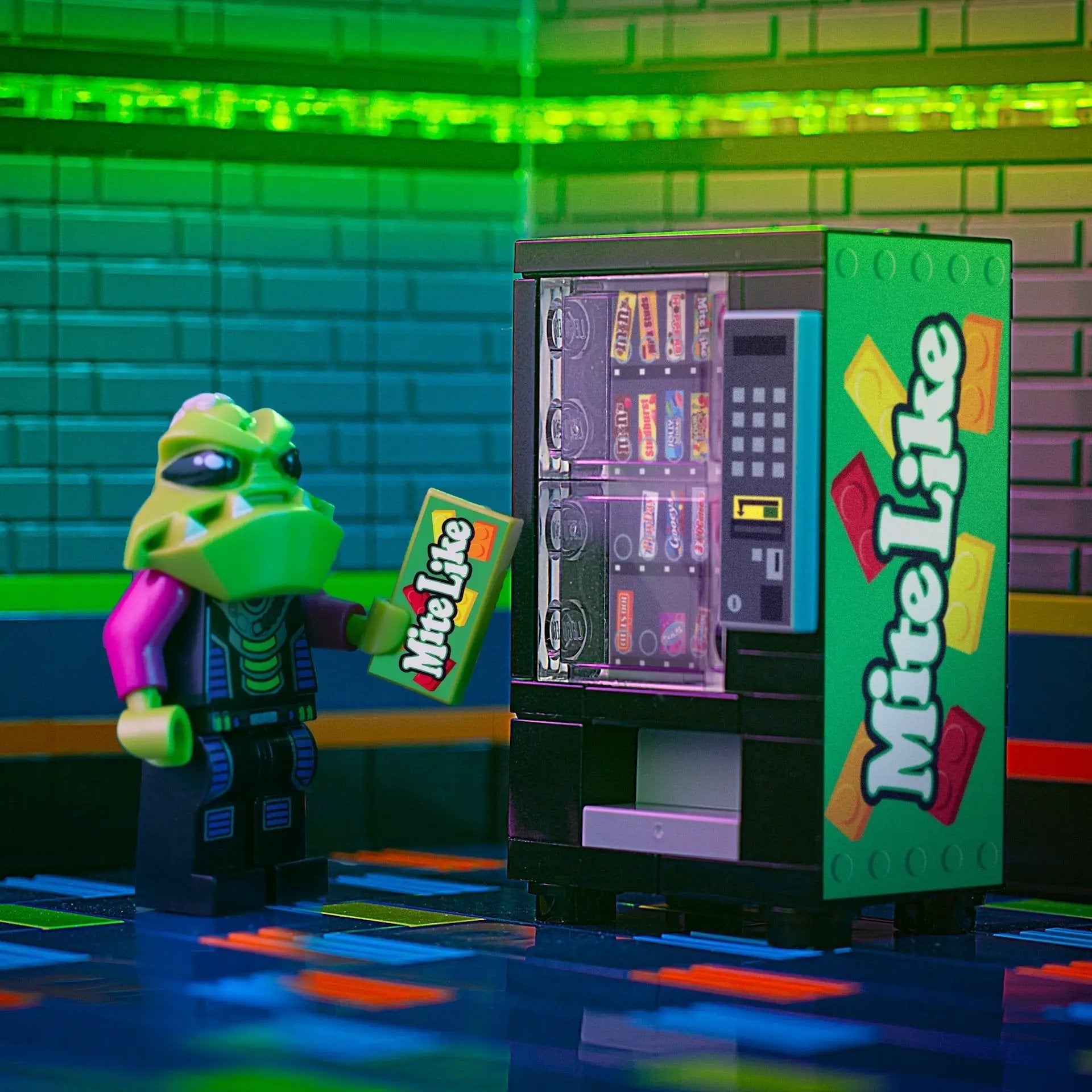 Mite Like - Candy Vending Machine made using LEGO parts by B3 Customs