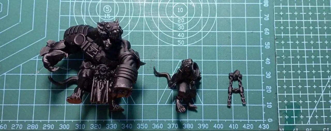 3D printed Gargant Digger Rat miniature by Last Hope Miniatures, detailed model with mechanical features and rugged design.