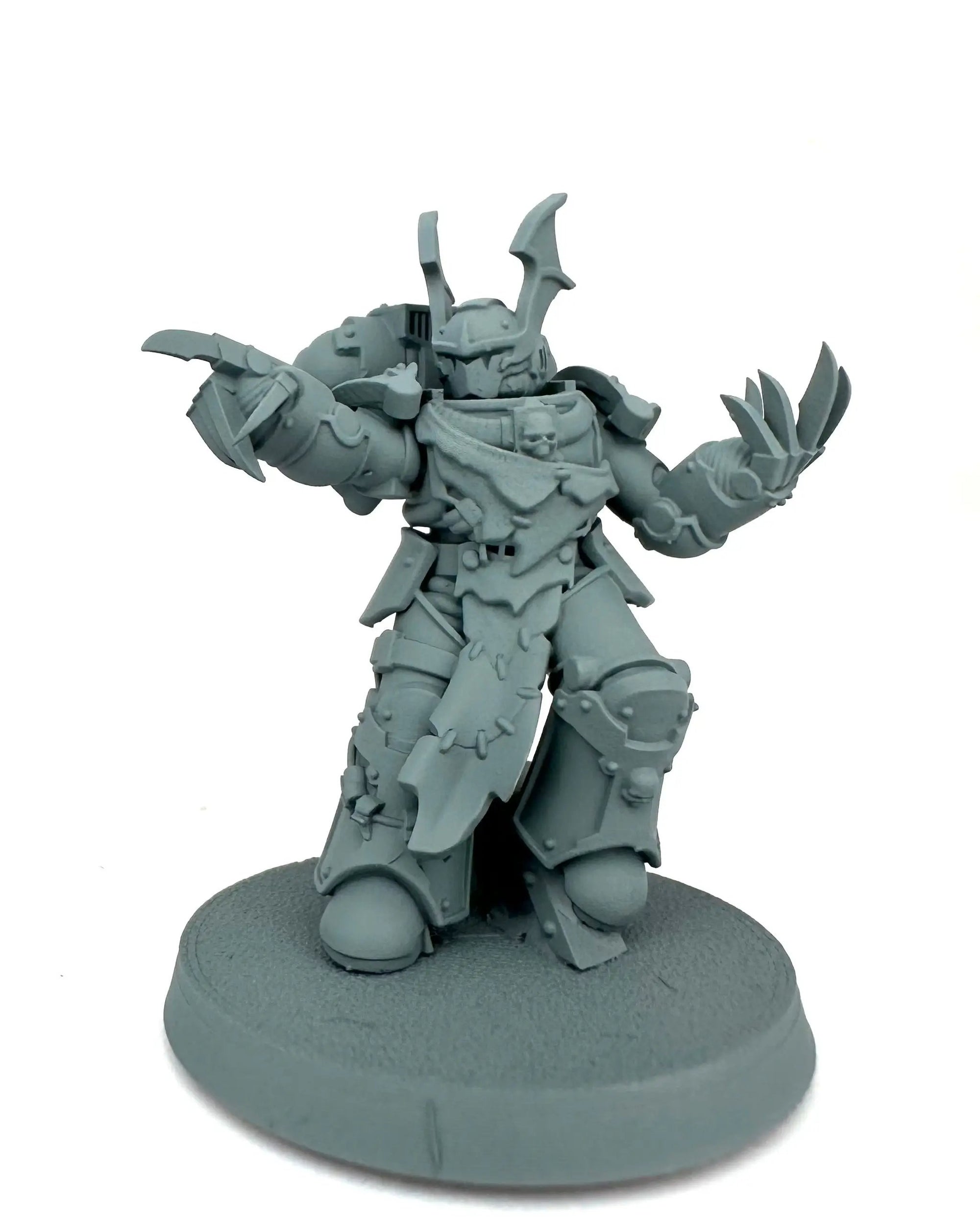 3D printed Noctis Horror Justicar miniature by DakkaDakka Miniatures, detailed figure in dark armor with weapon, from Last Hope Miniatures.