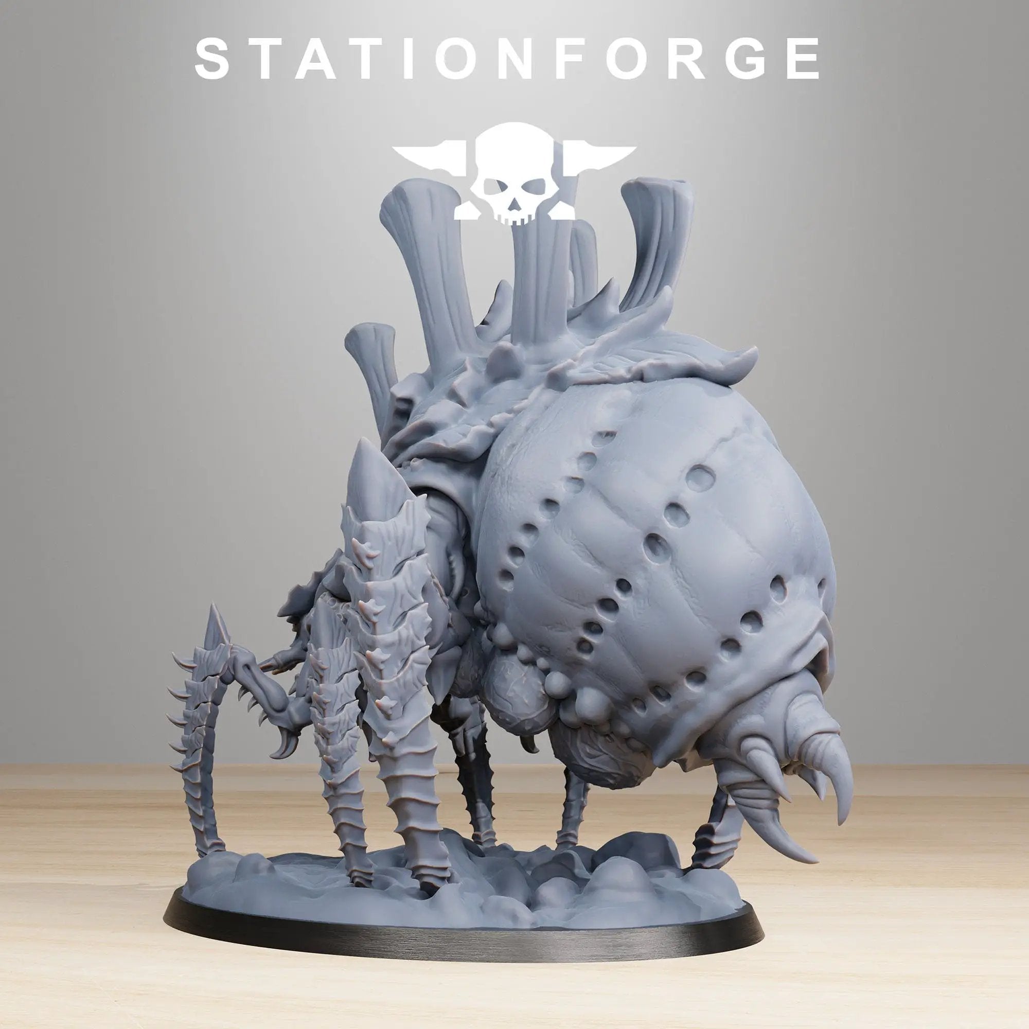 3D printed Xenarid Acidsychor miniature by Last Hope Miniatures for StationForge Miniatures, featuring detailed alien creature with vibrant colors.