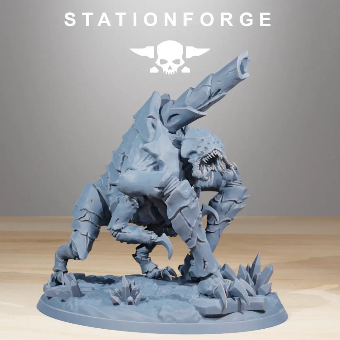 3D printed Xenarid Fluxus miniature by StationForge for Last Hope Miniatures, detailed sci-fi figure on a textured base.