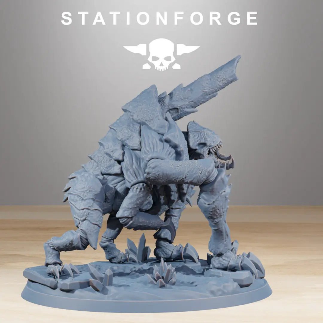3D printed Xenarid Fluxus miniature by StationForge for Last Hope Miniatures, showing detailed sci-fi character with intricate design.