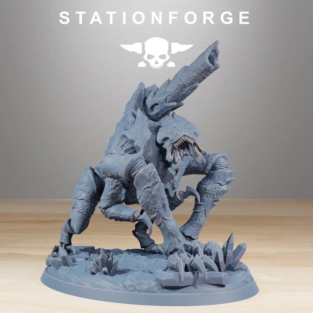 3D printed Xenarid Fluxus miniature by StationForge, detailed sci-fi figure from Last Hope Miniatures on a plain background