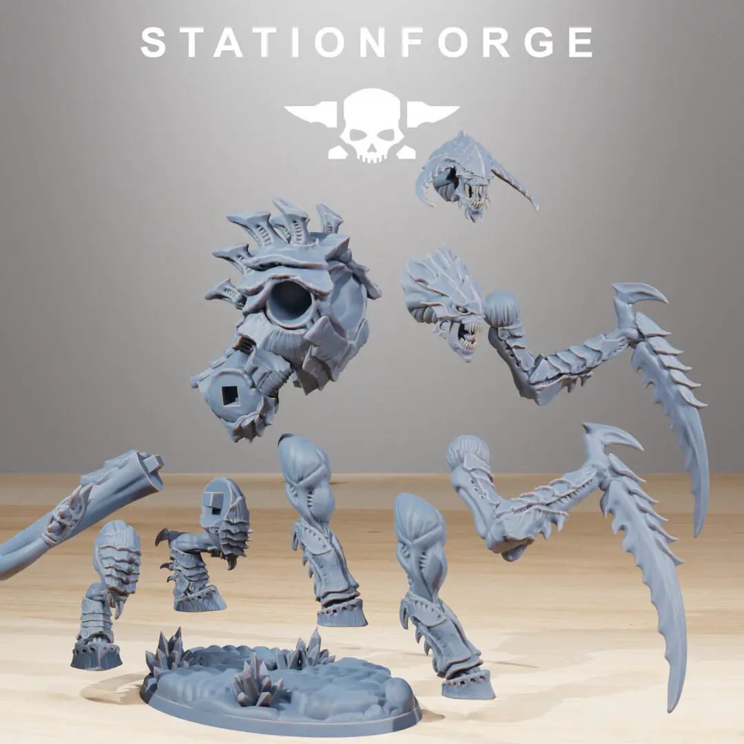 3D printed Xenarid Necrothorn miniature by StationForge Miniatures for Last Hope Miniatures, detailed dark fantasy creature with spiked armor.