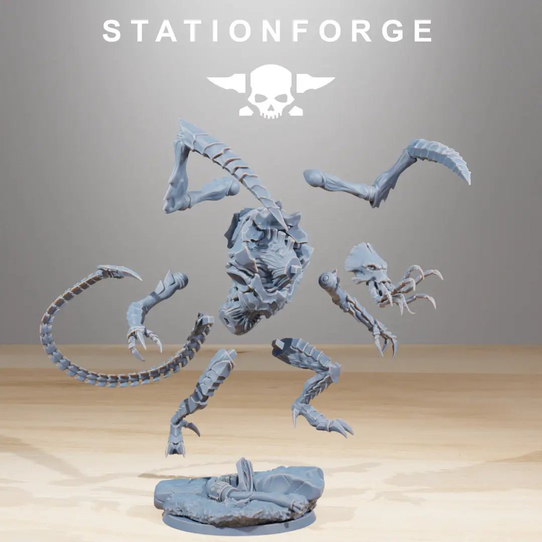 3D printed Xenarid Soul Eater miniature by StationForge from Last Hope Miniatures, detailed sculpture with intricate design.