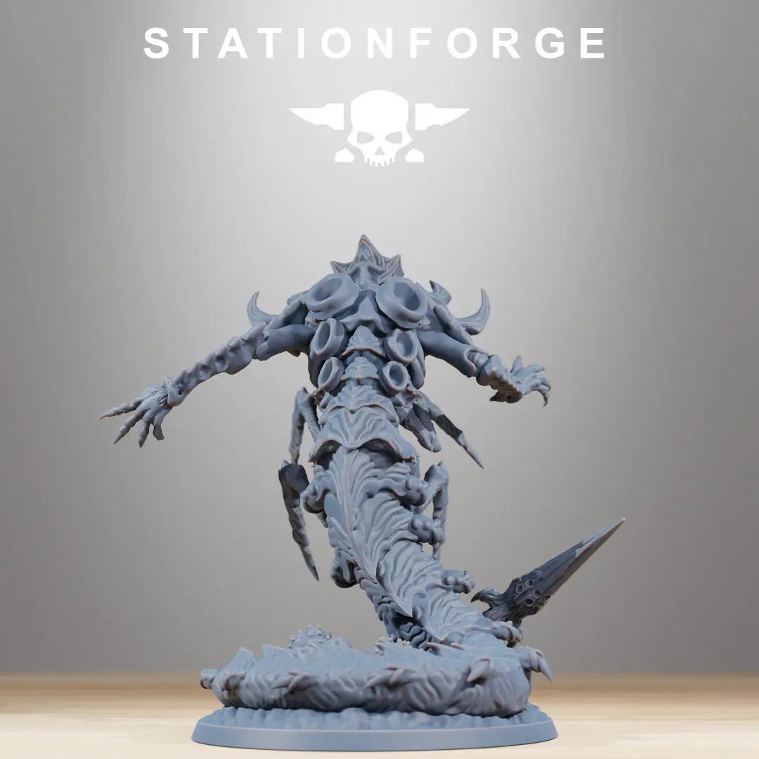 3D printed Xenarid Wormaak miniature by StationForge from Last Hope Miniatures, detailed alien creature with vibrant colors and intricate textures.