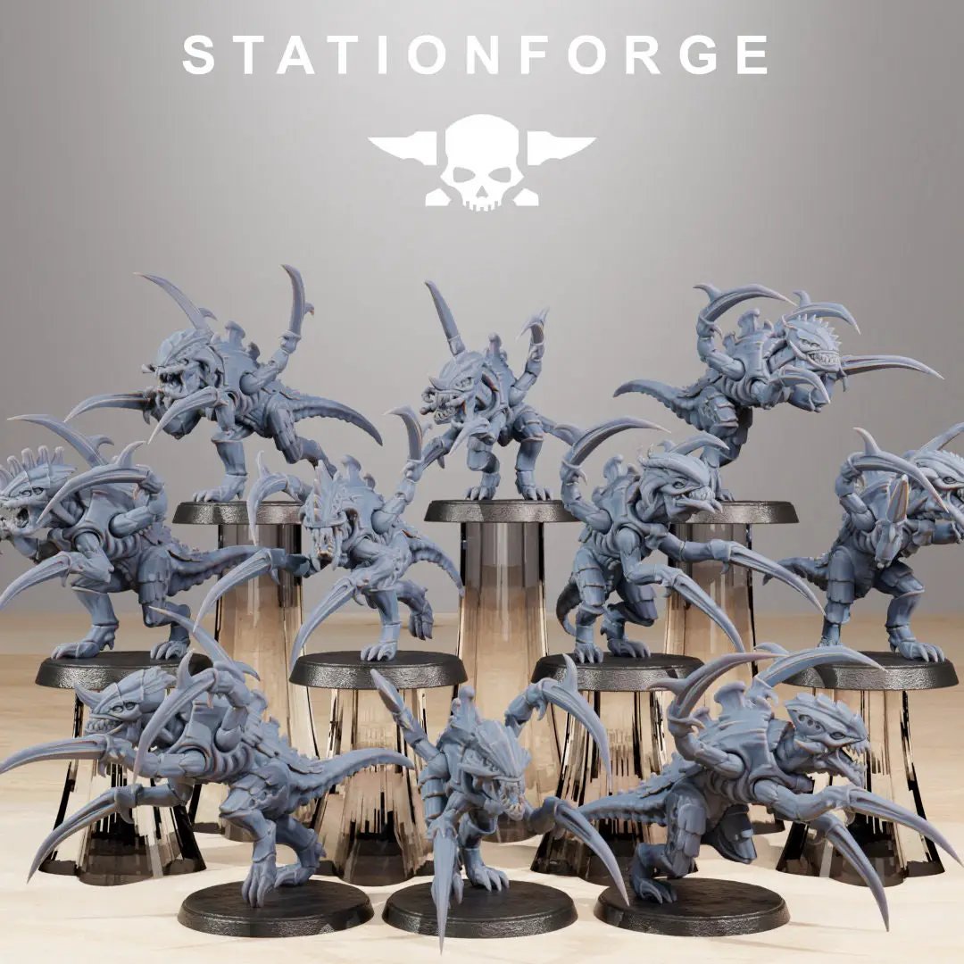 Set of 10 3D printed Xenarid Infantry miniatures by StationForge Miniatures for Last Hope Miniatures, detailed sci-fi figures.