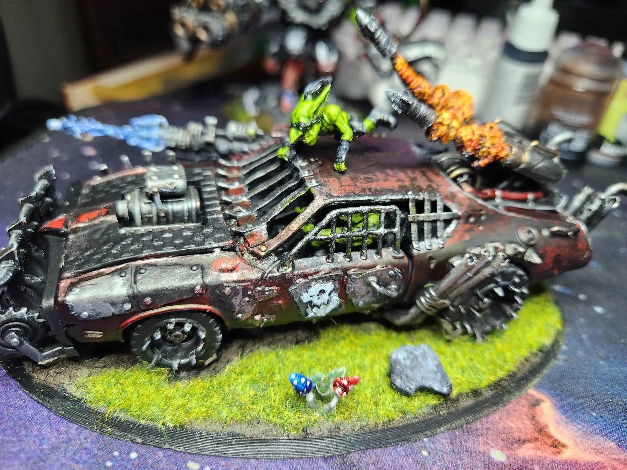 3D printed Ork Muscle Car model by Last Hope Miniatures, featuring detailed green Ork figure and vintage muscle car design.