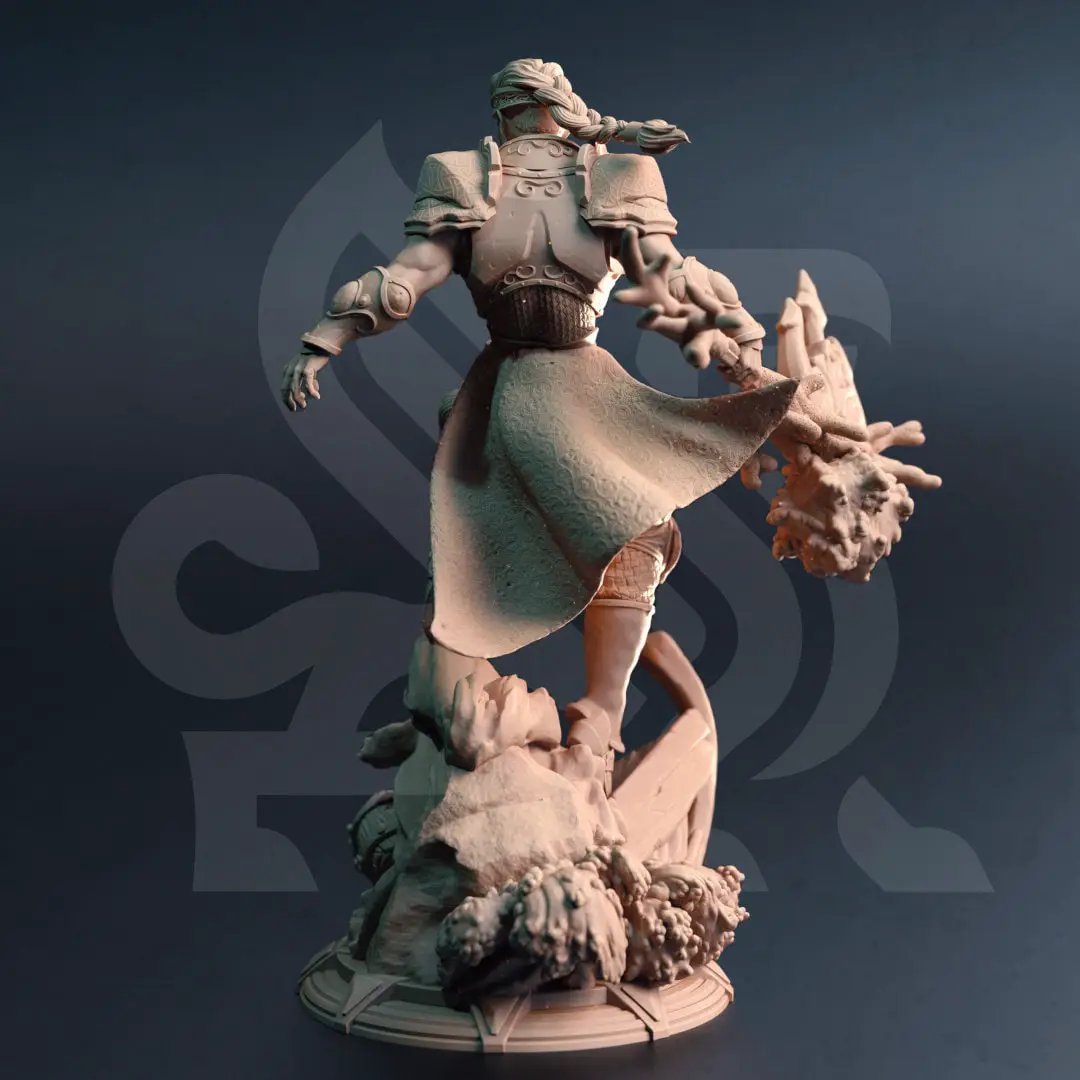 3D printed Triton Sea Paladin model by Last Hope Miniatures, featuring detailed aquatic armor and fantasy warrior design.