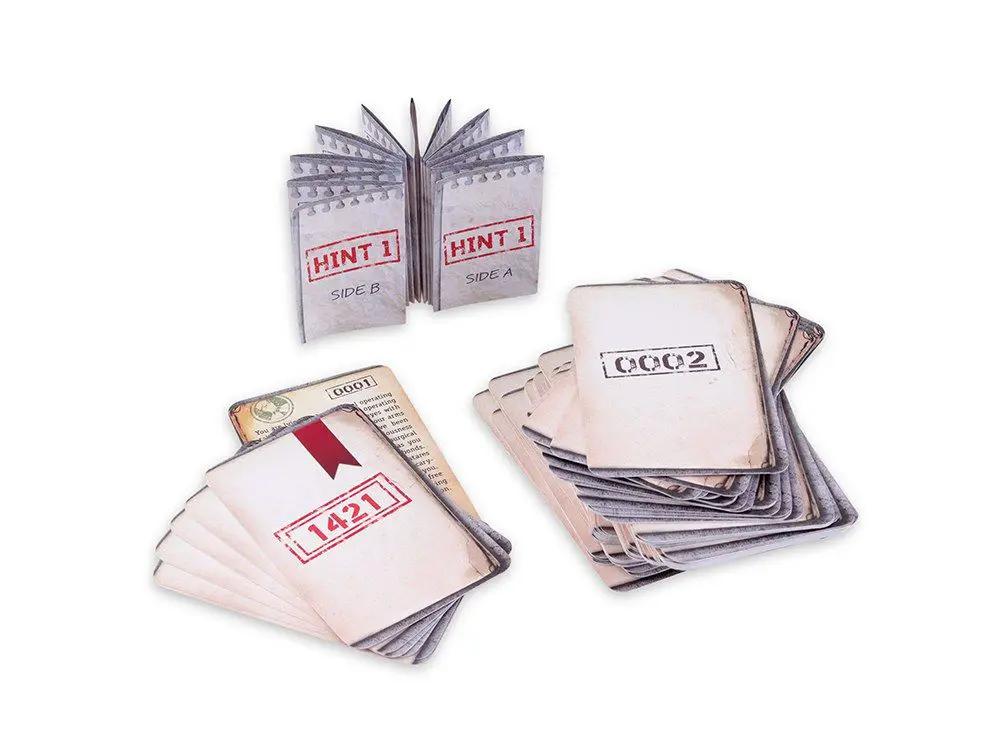 Cooperative board game "Escape from the Asylum" Standard Edition by Mayday Games with 1-6 players, featuring illustrated game components.
